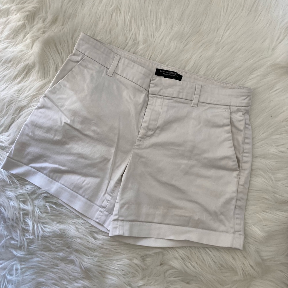 Banana Republic Avalon Short - Size 2 - White